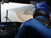 Looking past Graham along the beach. The crowd goes on for miles more then the flight line, around 500,000 attending over the two days.